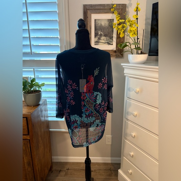 Johnny Was NWT
NATALIE 3/4 MESH TEE LEILANA - Navy, 1X - Picture 3 of 12